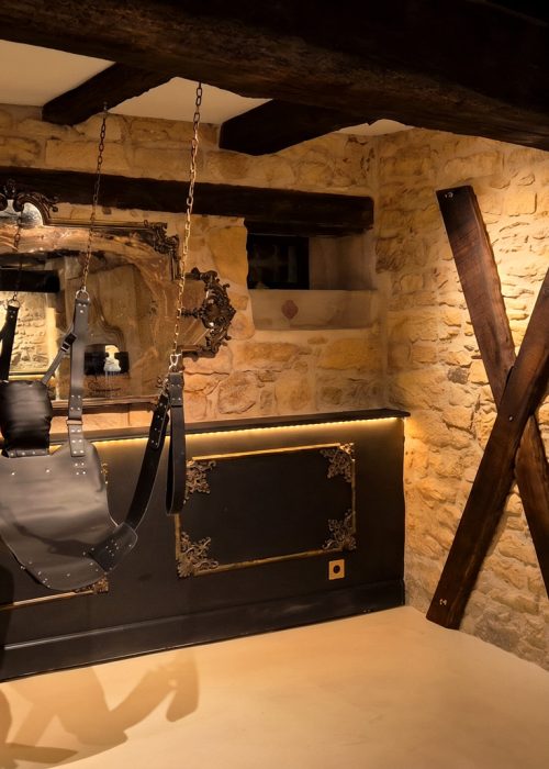 1503 love room perigord noir salle de bain balancoire croix