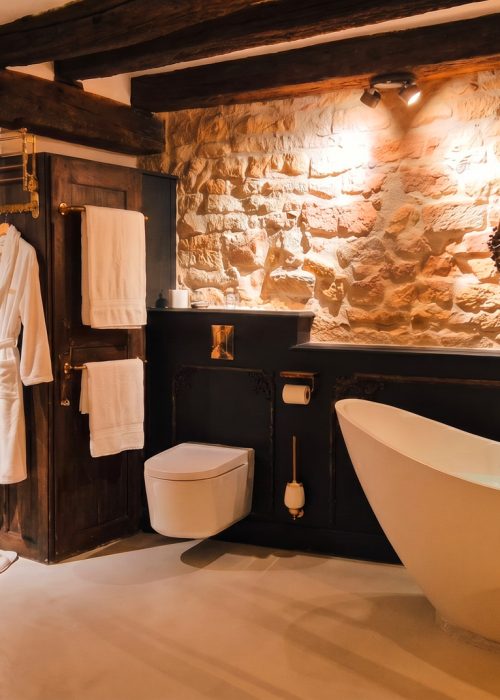 1503 love room sarlat salle de bain baignoire peignoirs